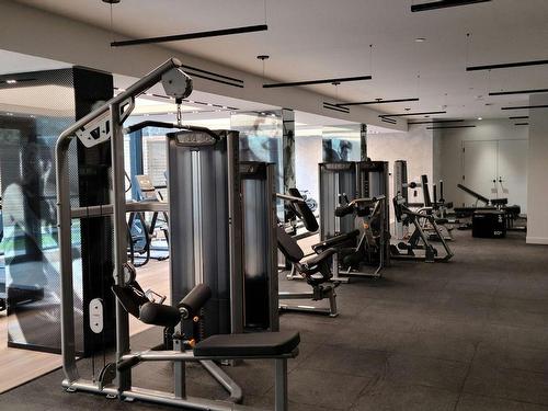 2301-127 Broadway Ave, Toronto, ON - Indoor Photo Showing Gym Room