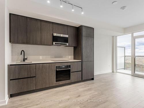 2301-127 Broadway Ave, Toronto, ON - Indoor Photo Showing Kitchen