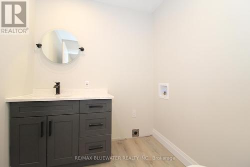 8328 Burwell Road, Lambton Shores, ON - Indoor Photo Showing Bathroom