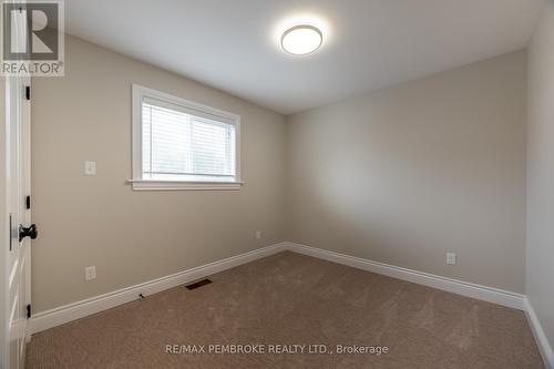 505 Gardner Crescent, Petawawa, ON - Indoor Photo Showing Other Room