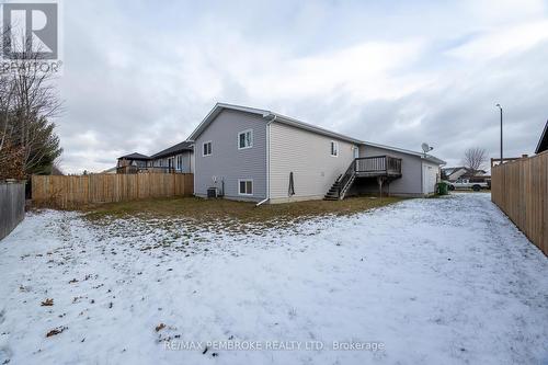 505 Gardner Crescent, Petawawa, ON - Outdoor