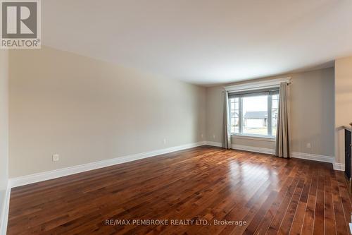 505 Gardner Crescent, Petawawa, ON - Indoor Photo Showing Other Room With Fireplace