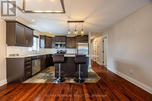 505 Gardner Crescent, Petawawa, ON - Indoor Photo Showing Kitchen With Upgraded Kitchen