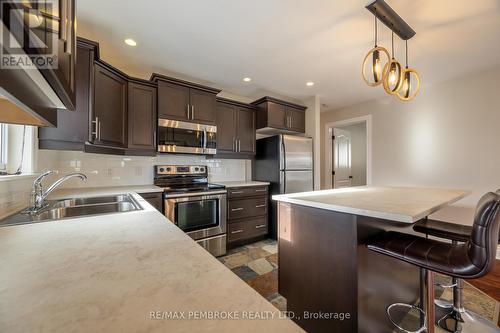 505 Gardner Crescent, Petawawa, ON - Indoor Photo Showing Kitchen With Double Sink