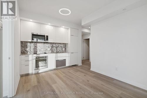 2711 - 75 Canterbury Place, Toronto, ON - Indoor Photo Showing Kitchen With Upgraded Kitchen