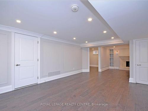 326 Slade Cres, Oakville, ON - Indoor Photo Showing Other Room