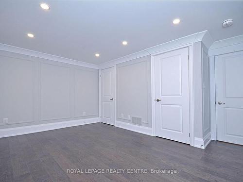 326 Slade Cres, Oakville, ON - Indoor Photo Showing Other Room