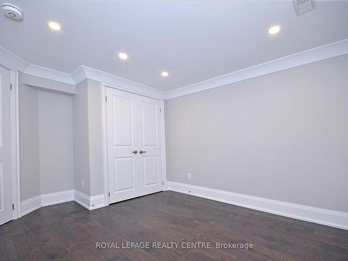 326 Slade Cres, Oakville, ON - Indoor Photo Showing Other Room