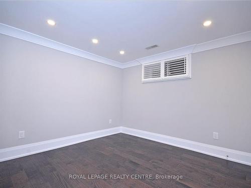 326 Slade Cres, Oakville, ON - Indoor Photo Showing Other Room