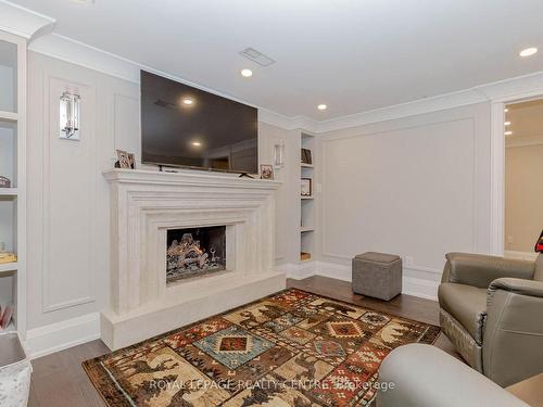 326 Slade Cres, Oakville, ON - Indoor Photo Showing Living Room With Fireplace