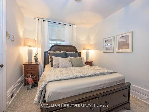 Upper-696 Queens Ave, London, ON - Indoor Photo Showing Bedroom