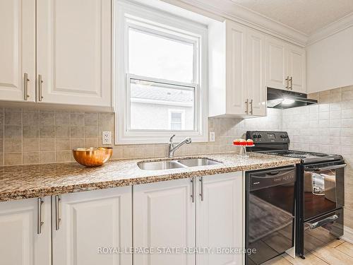 187 Summerhill Ave, Hamilton, ON - Indoor Photo Showing Kitchen With Double Sink