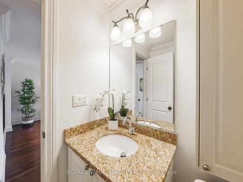 187 Summerhill Ave, Hamilton, ON - Indoor Photo Showing Bathroom