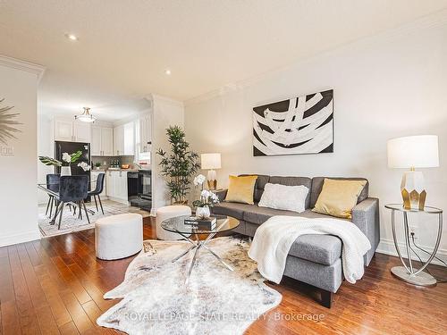 187 Summerhill Ave, Hamilton, ON - Indoor Photo Showing Living Room