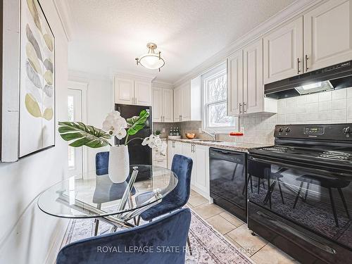 187 Summerhill Ave, Hamilton, ON - Indoor Photo Showing Kitchen