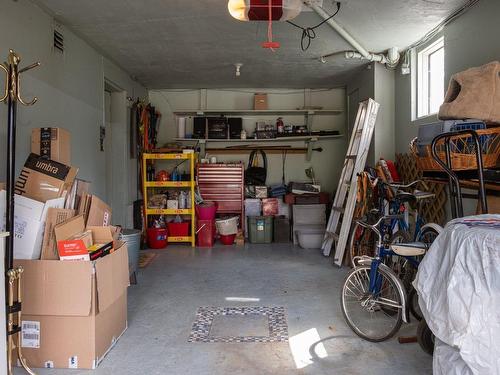 Garage - 515 Rue Hocquart, Laval (Duvernay), QC - Indoor Photo Showing Garage