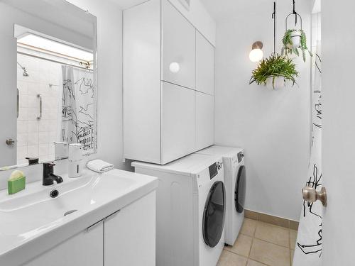 Bathroom - 1912  - 1914 Rue De Cadillac, Montréal (Mercier/Hochelaga-Maisonneuve), QC - Indoor Photo Showing Laundry Room