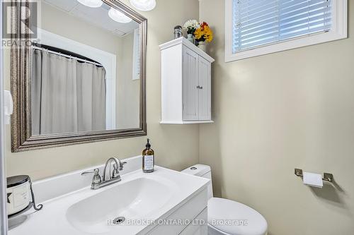 22 Patterson Place, Barrie, ON - Indoor Photo Showing Bathroom