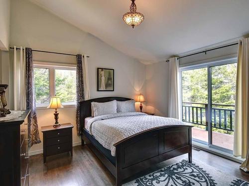 Master bedroom - 133 Rue St-Jean, Mont-Tremblant, QC - Indoor Photo Showing Bedroom