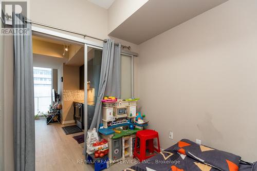 325 - 3900 Confederation Parkway, Mississauga, ON - Indoor Photo Showing Other Room