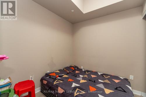 325 - 3900 Confederation Parkway, Mississauga, ON - Indoor Photo Showing Bedroom