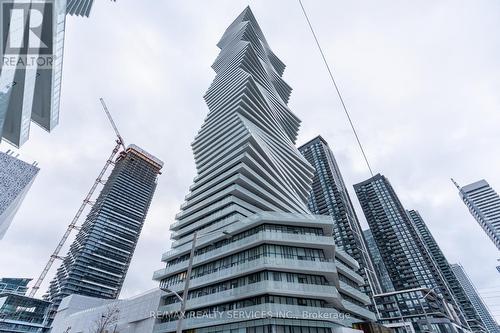 325 - 3900 Confederation Parkway, Mississauga, ON - Outdoor With Balcony With Facade