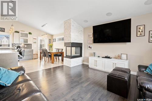 610 Kloppenburg Terrace, Saskatoon, SK - Indoor Photo Showing Living Room