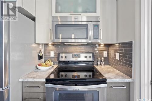 610 Kloppenburg Terrace, Saskatoon, SK - Indoor Photo Showing Kitchen With Upgraded Kitchen