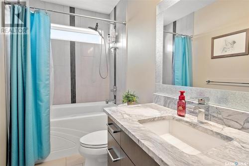 610 Kloppenburg Terrace, Saskatoon, SK - Indoor Photo Showing Bathroom