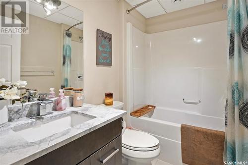 610 Kloppenburg Terrace, Saskatoon, SK - Indoor Photo Showing Bathroom