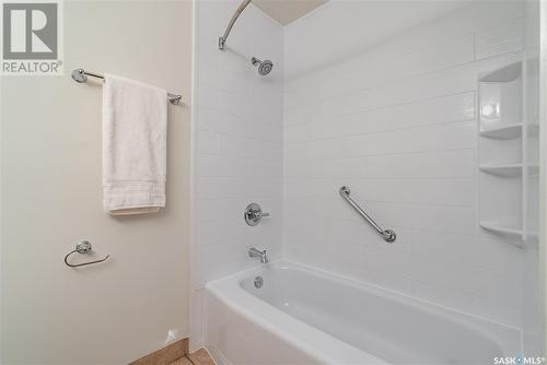 342 Armstrong Way, Saskatoon, SK - Indoor Photo Showing Bathroom