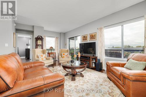 906 - 170 Water Street N, Cambridge, ON - Indoor Photo Showing Living Room