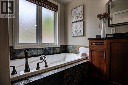 15 Platinum, Sudbury, ON - Indoor Photo Showing Bathroom