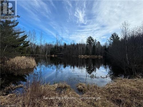 View of front of home with a front yard - 3877 Highway 17 E, Mattawa, ON - Outdoor