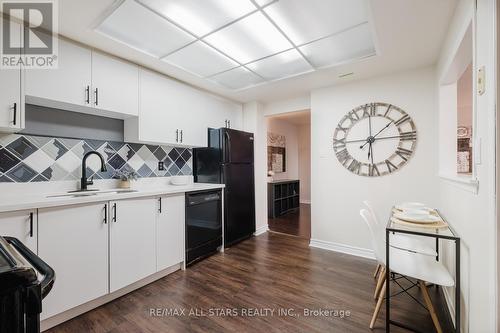 1007 - 1900 Sheppard Avenue E, Toronto, ON - Indoor Photo Showing Kitchen