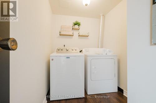 1007 - 1900 Sheppard Avenue E, Toronto, ON - Indoor Photo Showing Laundry Room