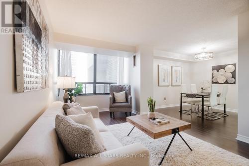 1007 - 1900 Sheppard Avenue E, Toronto, ON - Indoor Photo Showing Living Room