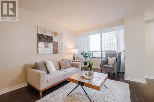 1007 - 1900 Sheppard Avenue E, Toronto, ON - Indoor Photo Showing Living Room