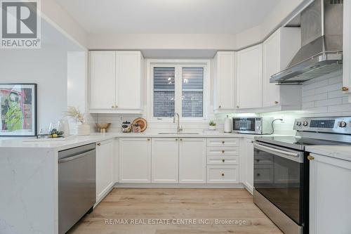 137 Willet Terrace, Milton, ON - Indoor Photo Showing Kitchen