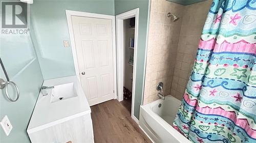 70 Main Street, Springdale, NL - Indoor Photo Showing Bathroom