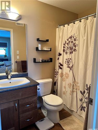 28 - 547 East Hampton Boulevard, Saskatoon, SK - Indoor Photo Showing Bathroom