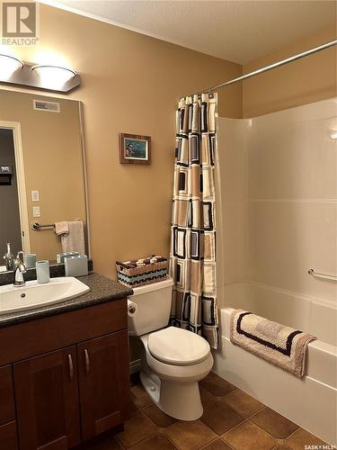 28 - 547 East Hampton Boulevard, Saskatoon, SK - Indoor Photo Showing Bathroom