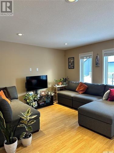 28 - 547 East Hampton Boulevard, Saskatoon, SK - Indoor Photo Showing Living Room