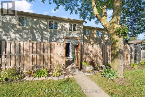 12 - 65 Dorchester Boulevard, St. Catharines (444 - Carlton/Bunting), ON - Outdoor