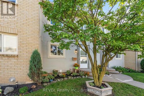 12 - 65 Dorchester Boulevard, St. Catharines (444 - Carlton/Bunting), ON - Outdoor With Exterior