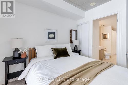 531 - 5 Hanna Avenue, Toronto, ON - Indoor Photo Showing Bedroom