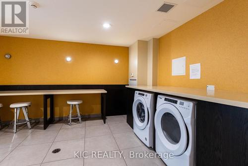 531 - 5 Hanna Avenue, Toronto, ON - Indoor Photo Showing Laundry Room