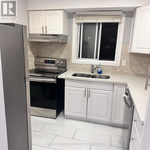 5 - 1100 Oxford Street, Oshawa, ON - Indoor Photo Showing Kitchen With Double Sink