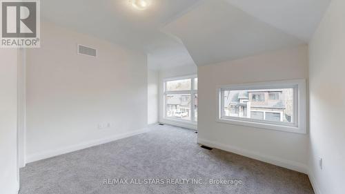 4 Lois Torrance Trail, Uxbridge, ON - Indoor Photo Showing Other Room