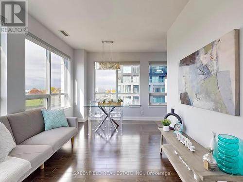 314 - 55 De Boers Drive, Toronto, ON - Indoor Photo Showing Living Room